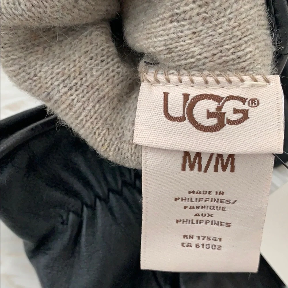UGG genuine dyed shearling Pom Pom leather gloves